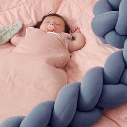 Paracolpi per letto intrecciato blu lavorato a maglia