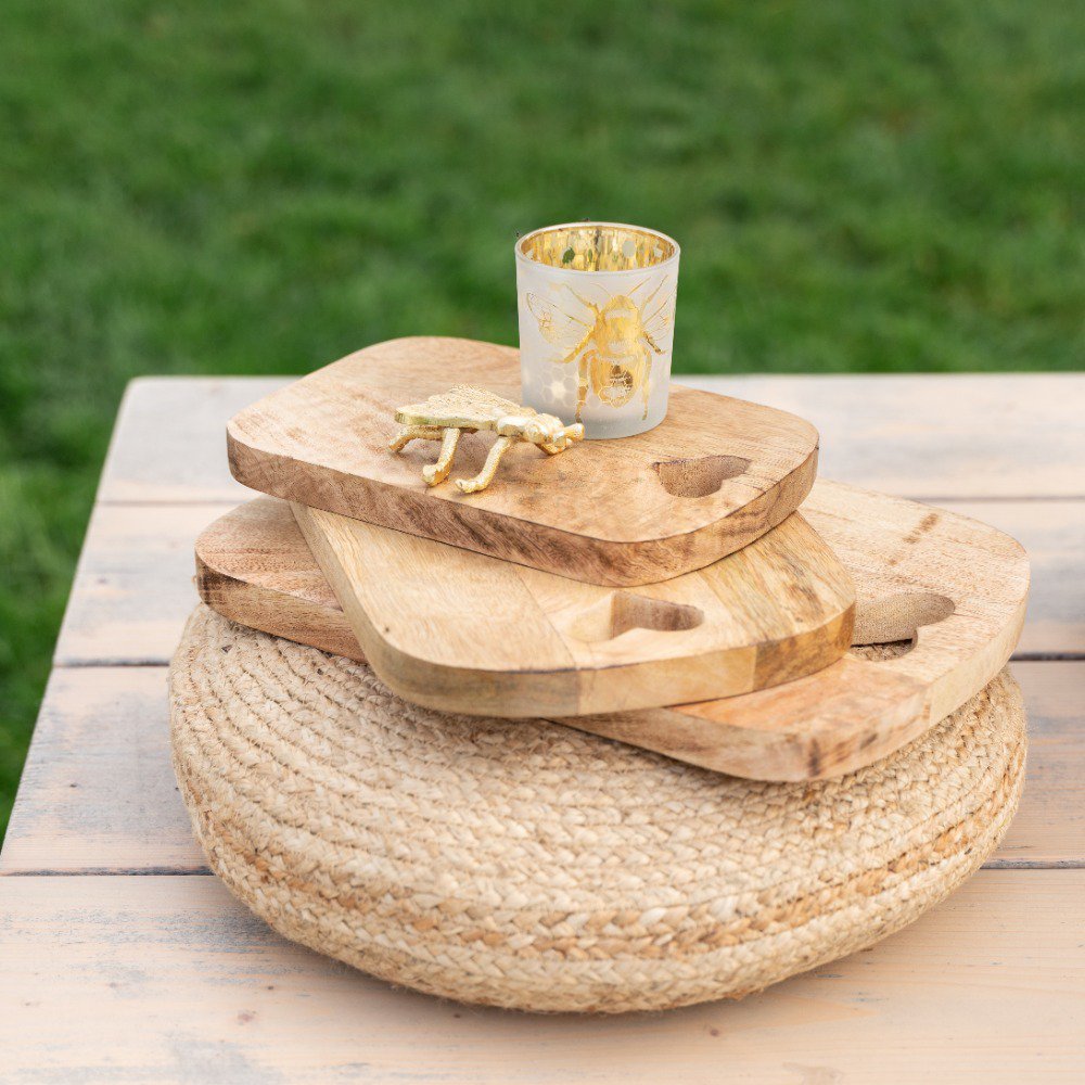 Cutting board heart mango wood 30cm
