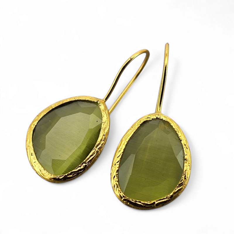 Glowdrop earring, Olive Medium