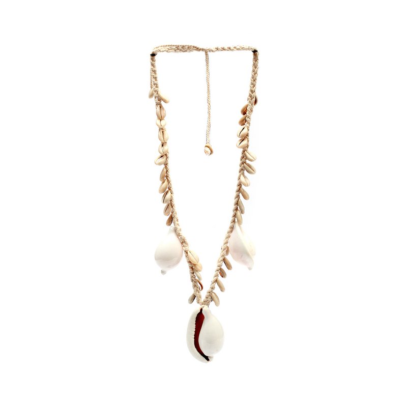 De grote witte kaurischelp ketting