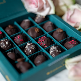 Økologiske dadelchokolader: Love Collection