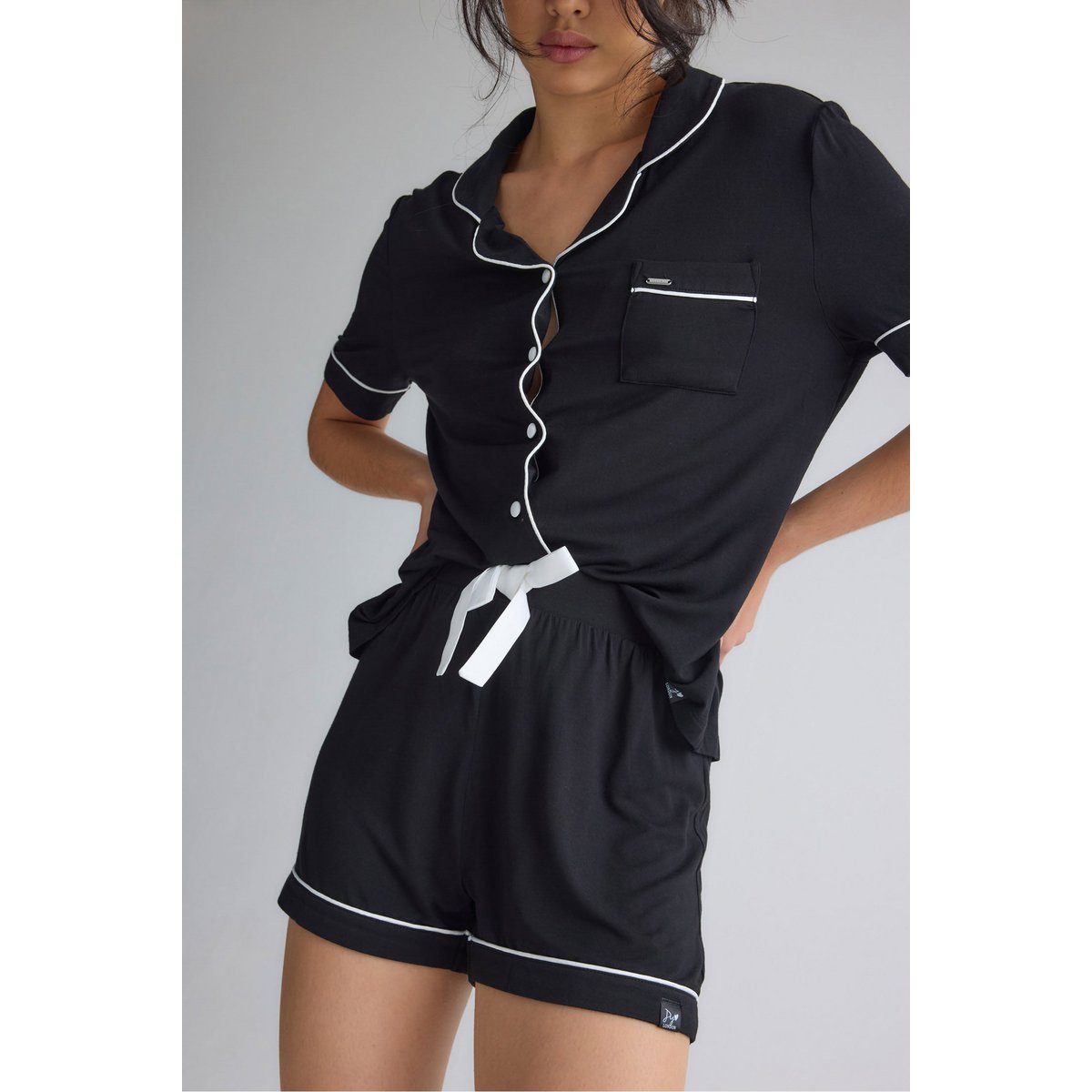 Bambus-Hemd-Shorts-Set in Schwarz