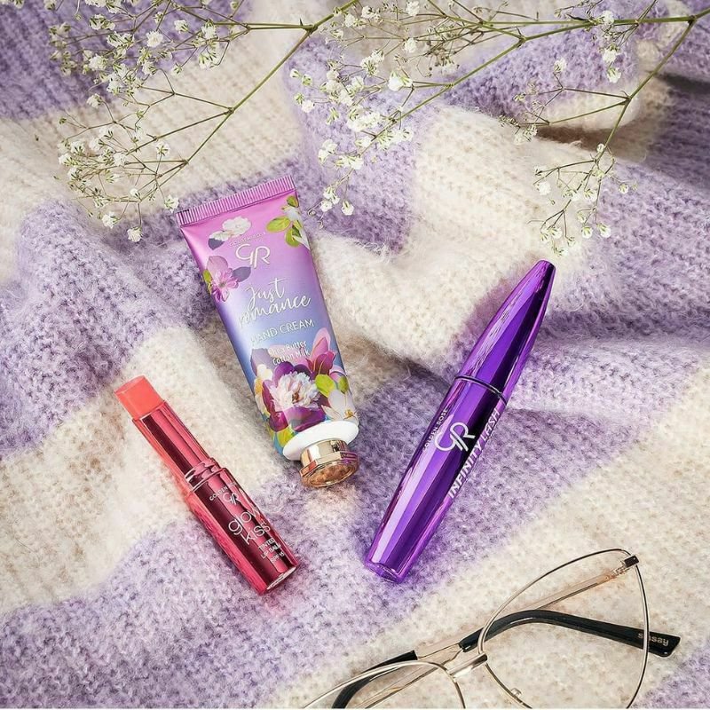 Infinity Lash Mascara Display