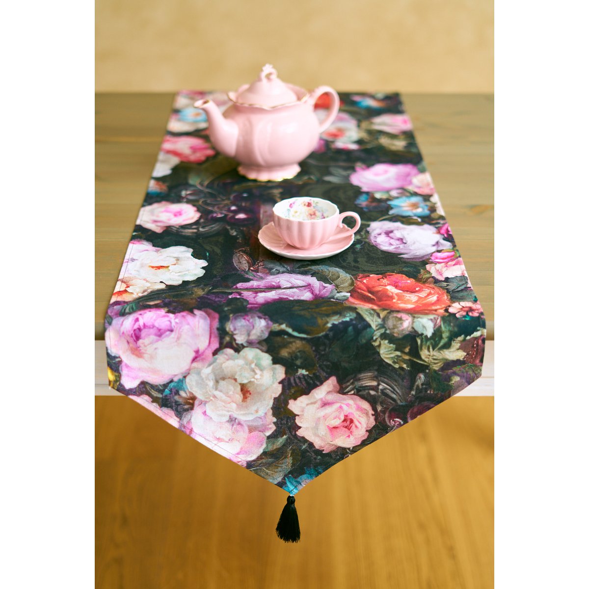 Table Runner without and with Tassels, 100% Cotton, Printed | Francine Black