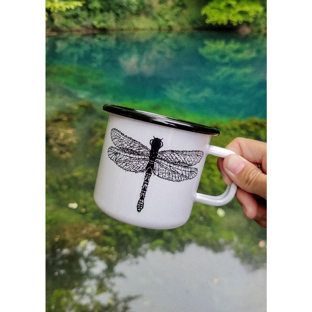 Taza esmaltada libélula