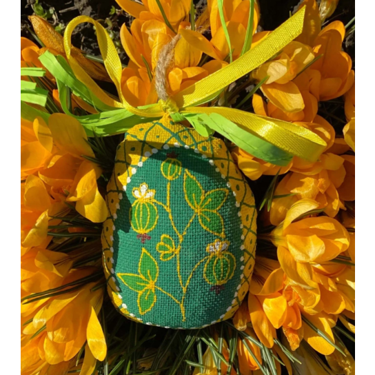 Small green Easter Egg with berries