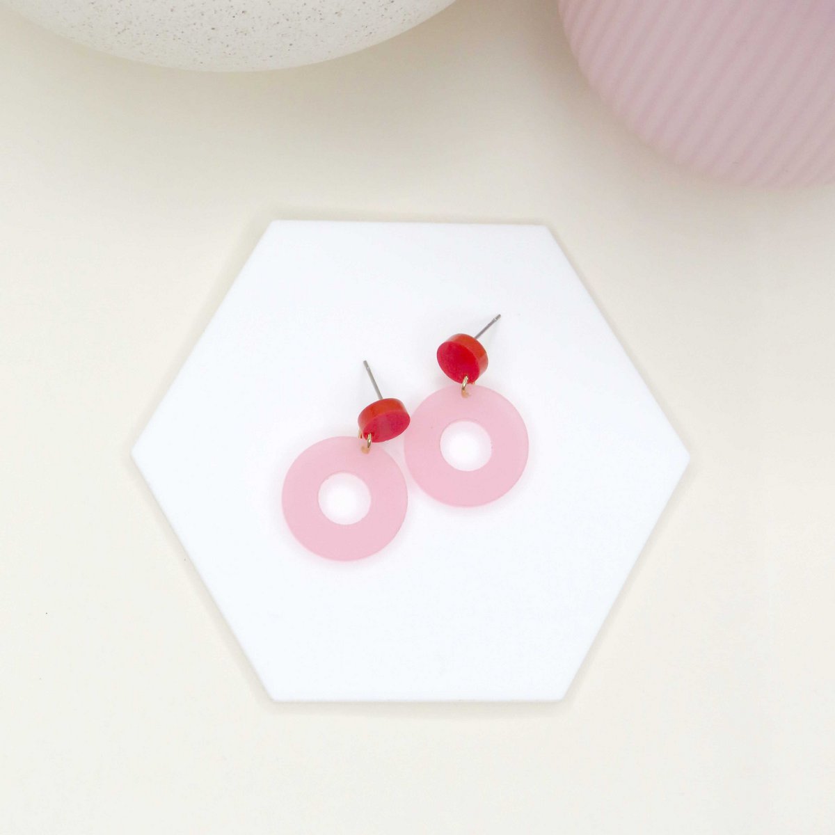 Colorblock Circle stud earrings in red & pink