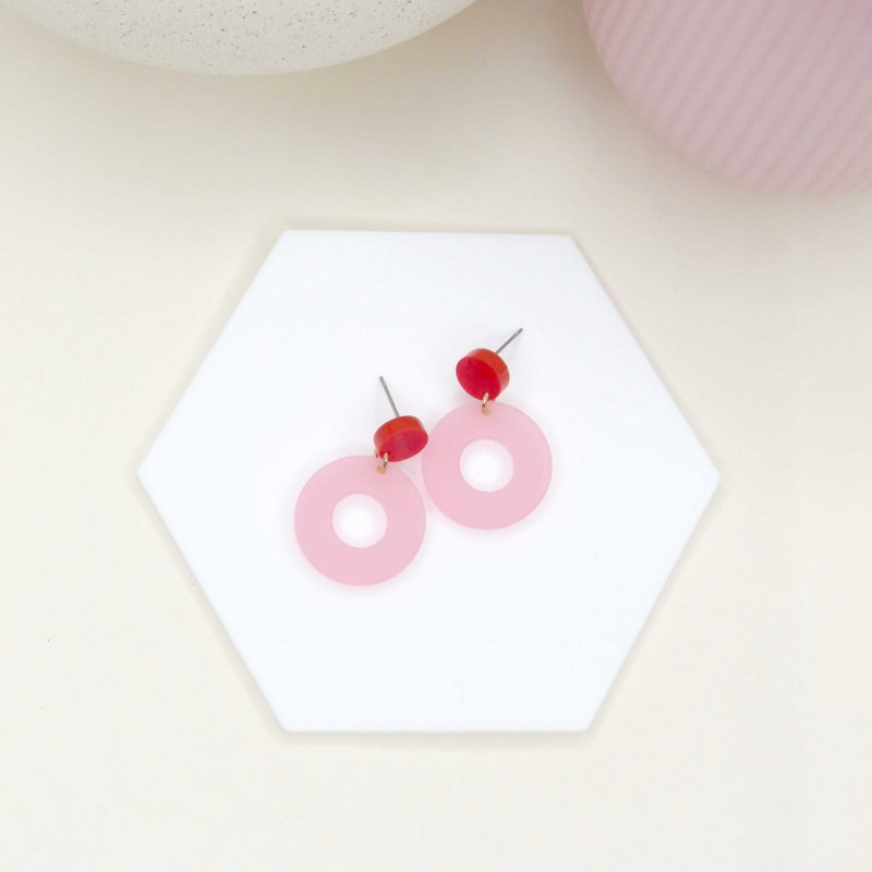 Colorblock Circle stud earrings in red & pink