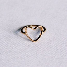 Anello in acciaio con cuore aperto - oro
