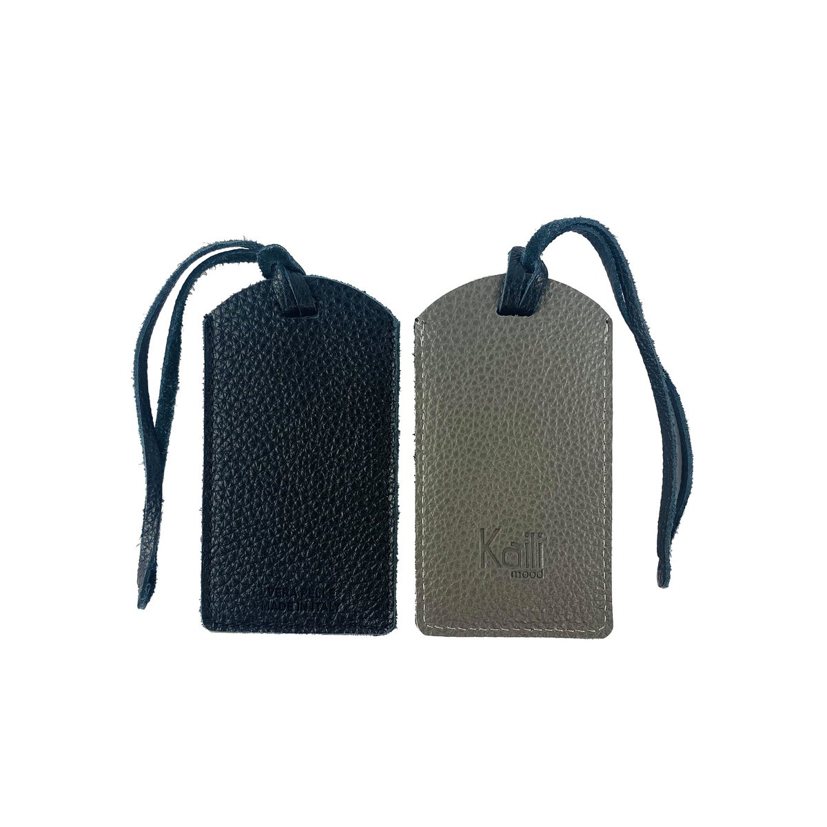 K0041AFB | Made in Italy tofarvet bagagemærke i ægte fuldnarvet læder, dollarkorn - Sort/grå farve - Dimensioner: 6,5 x 12 cm - Emballage: stiv bund/låg Gaveæske