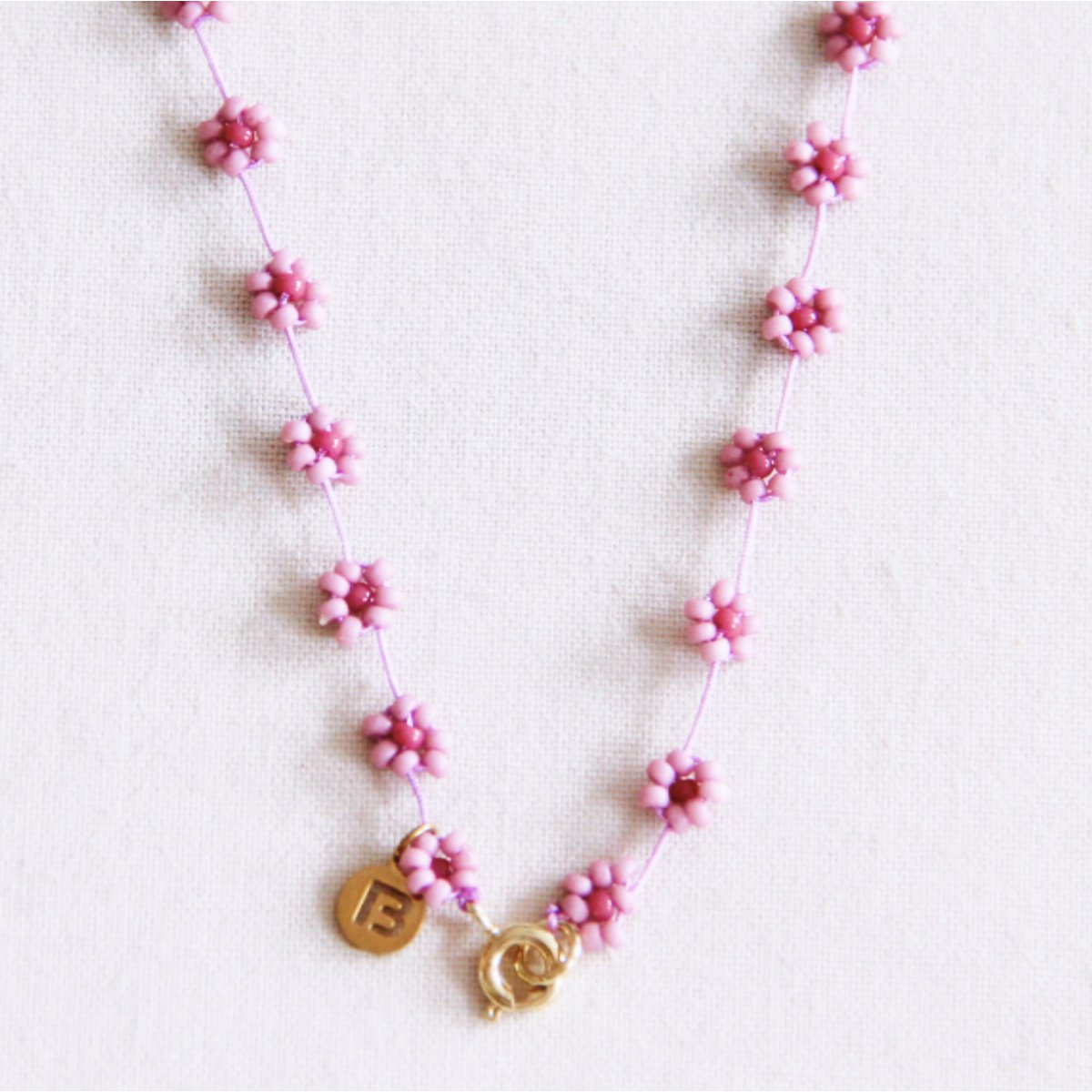 Collar de flores de margarita - lila