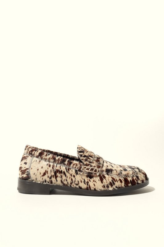 EMILIA COW PRINT – Slipper aus Rindsleder