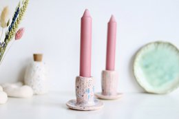 Gesprenkelter rosa Kerzenständer + Kerze