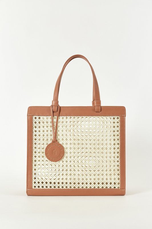 CORAL CHAÎSE CARRÉ HANDBAG