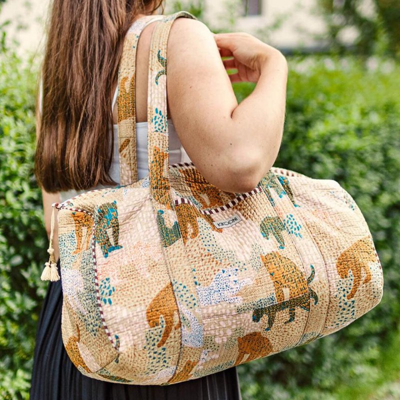 Bolsa de algodón hecha a mano "Lucky Leo" beige