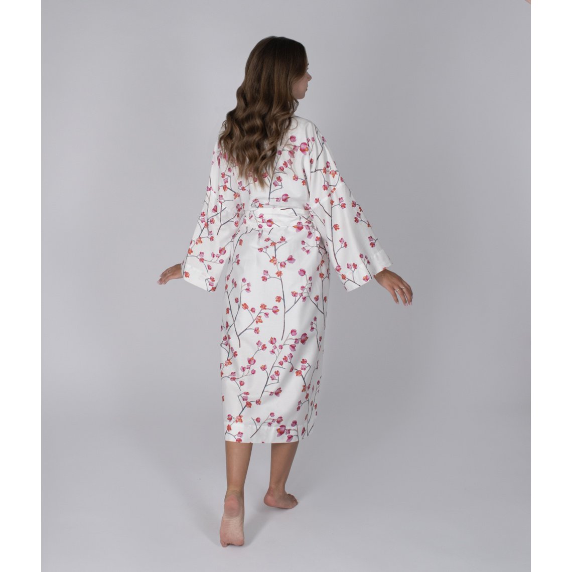 Satin-Bademantel-Kimono Inspired White