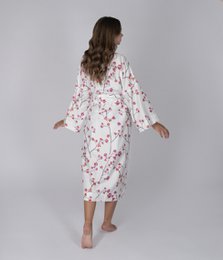 Satin-Bademantel-Kimono Inspired White