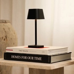 Ava zwarte oplaadbare tafellamp