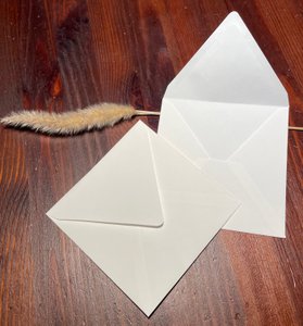 Umschlag aus Büttenpapier 13x13cm