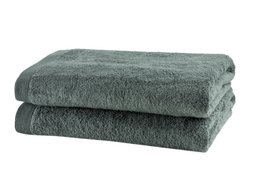 Soft, plush eucalyptus bath towels in a deep green color. Made of absorbent, sustainable materials.