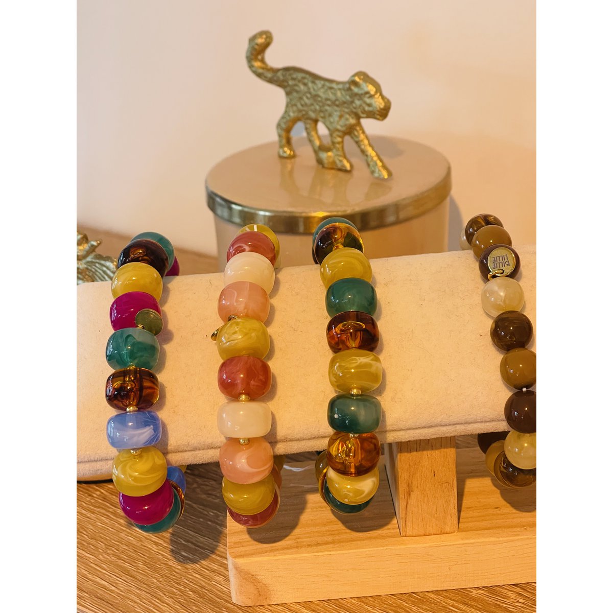 Armband-Statement-Farben