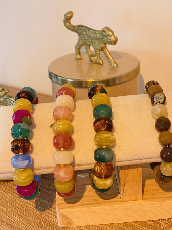 Armband-Statement-Farben