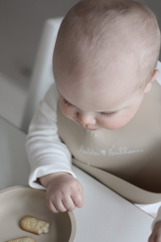 Silicone bib - Oyster Beige