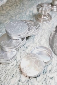 “Les Douceurs d’Anita” round aluminum soap box