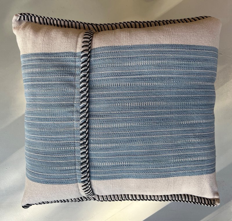 Cushion Azure - Lyseblå creme