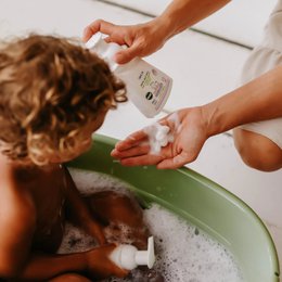 INCIA Natürlich schäumendes Baby-Shampoo