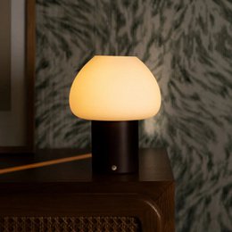 Drewniana lampa Fynn w kolorze ciemnobrązowym