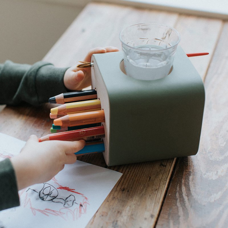Portapenne in legno per bambini "cubo creativo"