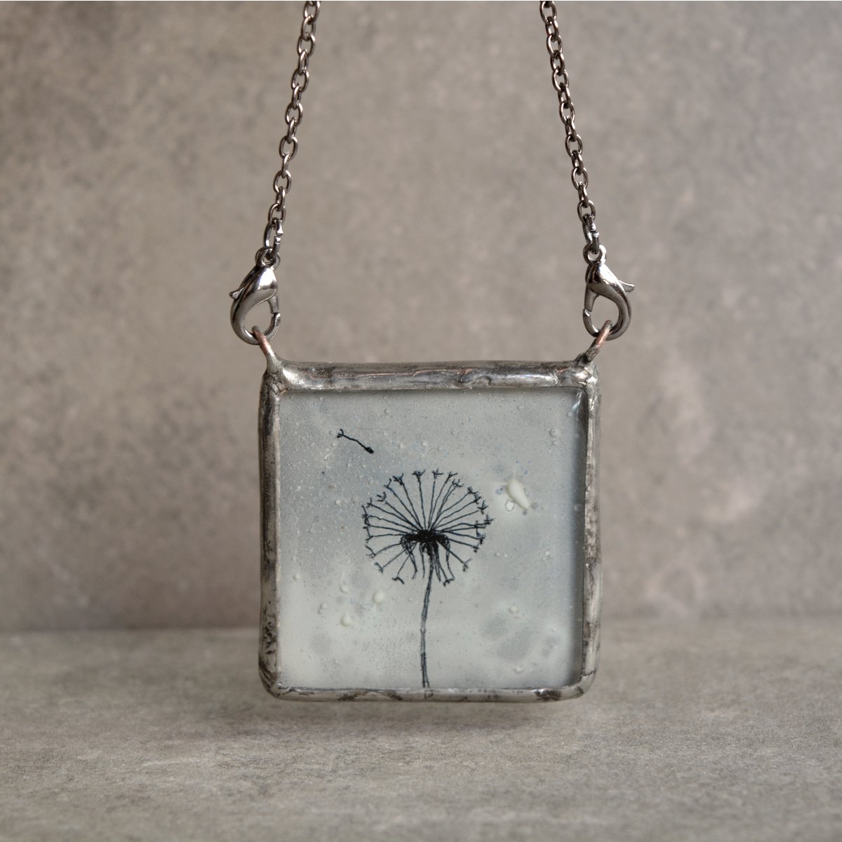 Paardebloem ketting, Leuke statement sieraden, Handgeschilderd glas