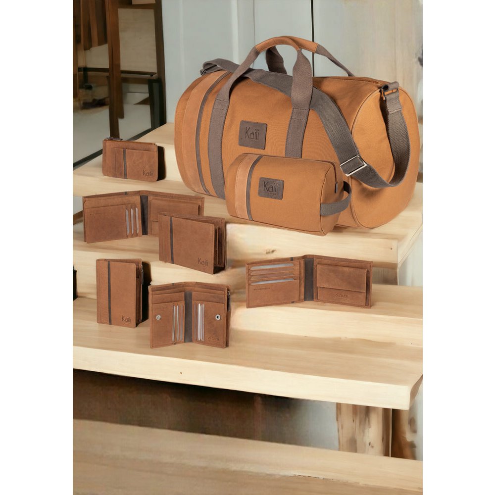 K12220UB | Herenportemonnee van echt volnerf leer, naakt. Kleur leer. RFID-bescherming. Afmetingen gesloten: 11,5 x 8,3 x 2 cm Verpakking: Geschenkdoos onder/deksel