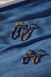 Boucles d'oreilles 2-en-1 Varia en émail (mini) — Bleu et doré