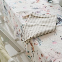 Serviette de cuisine en lin à rayures blanches naturelles