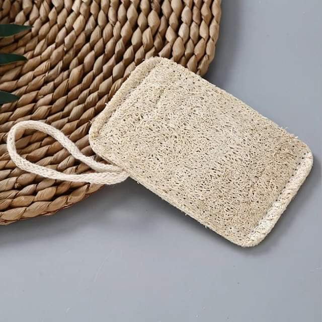 Natural and biodegradable loofah sponge