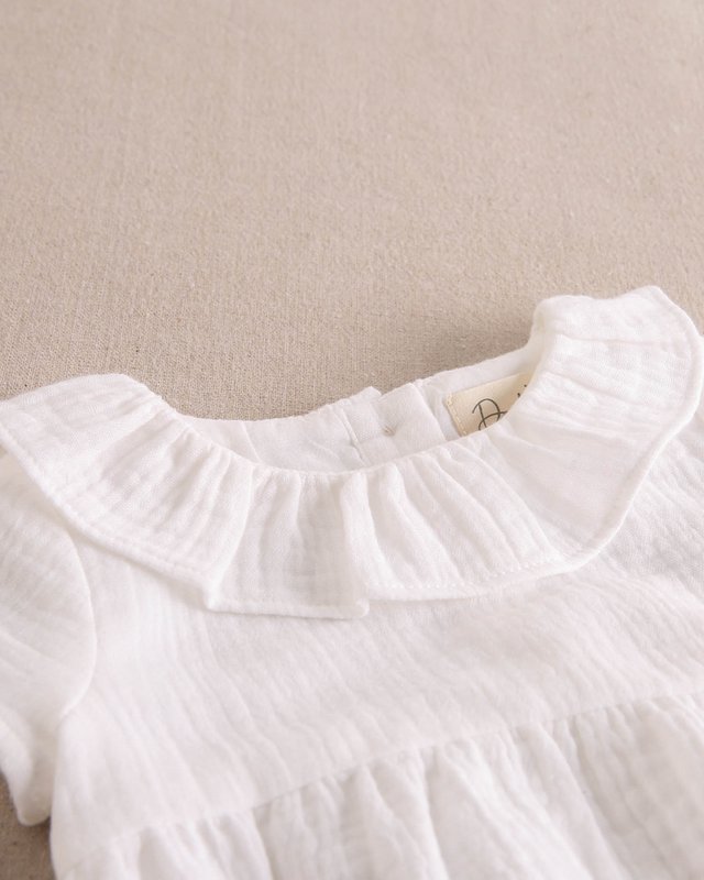 White Baby Boys 'White Chiffon Baby Romper med ruffle krave M92-21510134