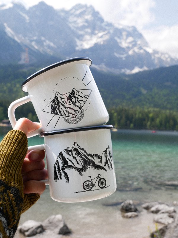 Enamel cup mountains and wheel