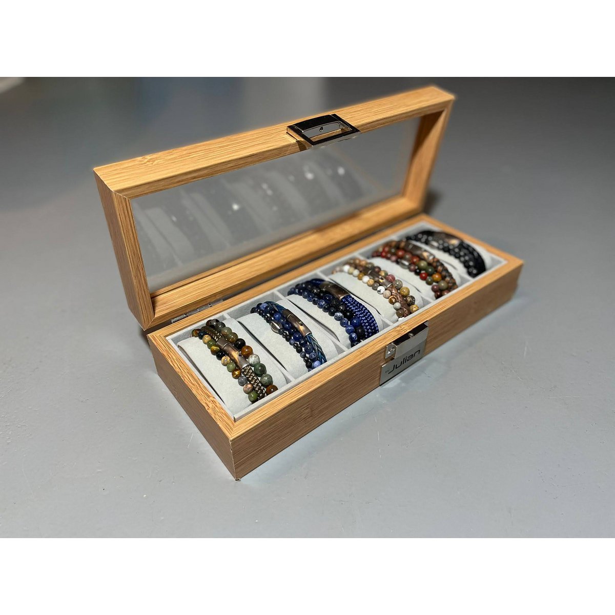 Armband display, koffer 6 kussens