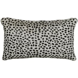 Rectangular cushion with animal print patterns: dalmatian spots, leopard spots, zebra stripes. Natural colors black and white or brown.