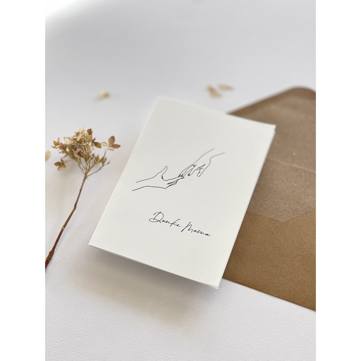 Tarjeta del día de la madre con sobre de papel natural