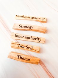 Palo Santo incense sticks, natural wooden sticks with a floral accent, ideal for meditation and relaxation.