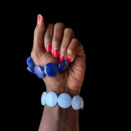  Jade bracelets - The summer bracelet! Beaded bracelets in jade green and blue colors, featuring a round, bead-like design.