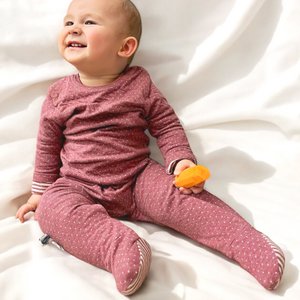 OrganicEra Bio-Schlafanzug für Babys mit Füßen, Bordeaux