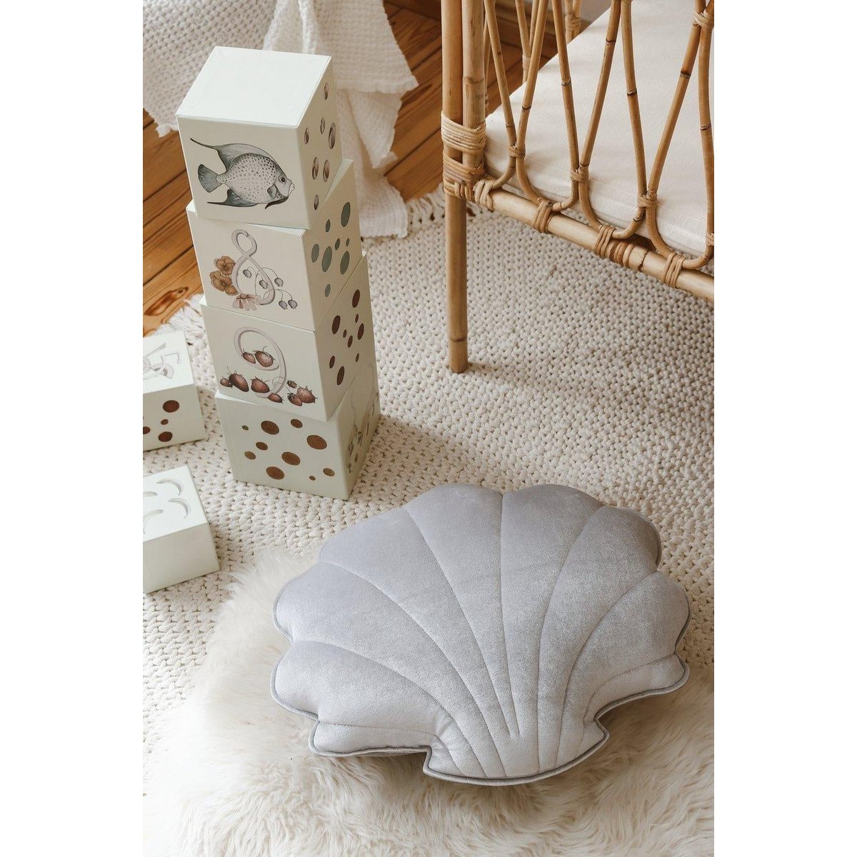 Samt-Muschelkissen „Silver Pearl“.