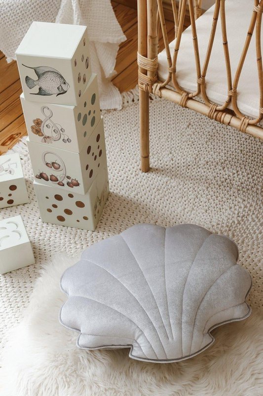 Samt-Muschelkissen „Silver Pearl“.