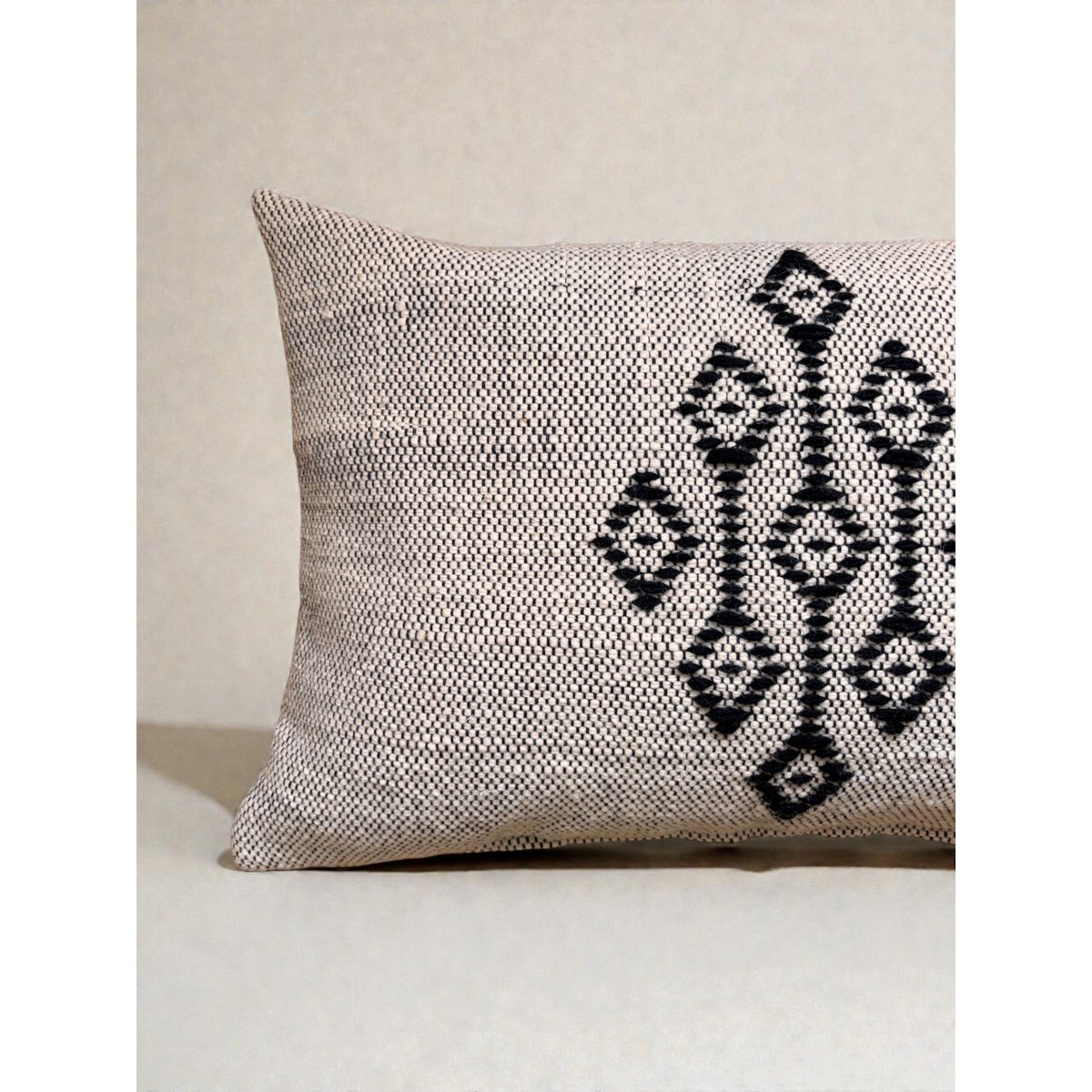 Heritage Line cushion - 40 x 60 cm