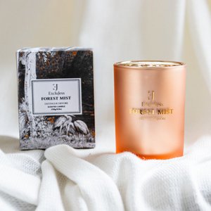 Forest Mist Scented Candle - Distingue Devore