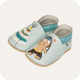 Zachte Indiase leren babyslofjes en tipi